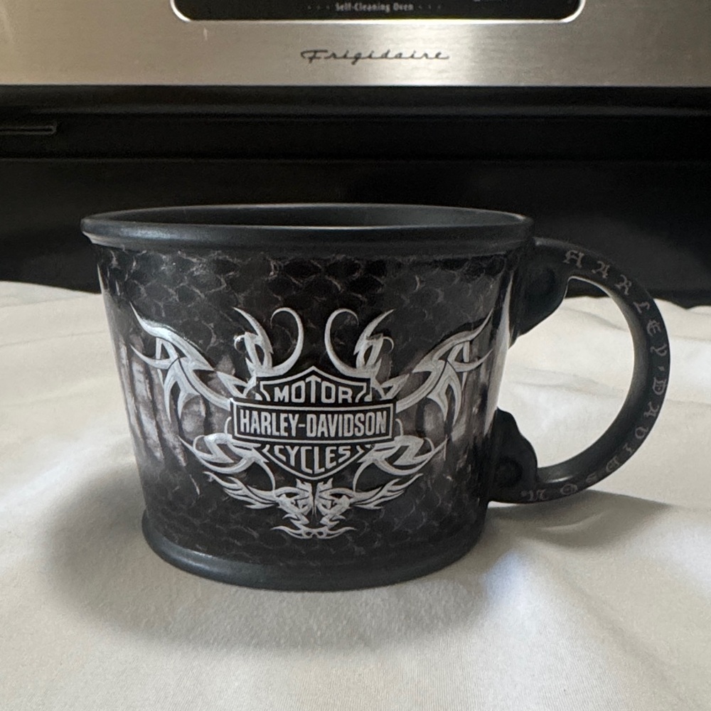 Harley-Davidson Black and Gray Tribal Mug